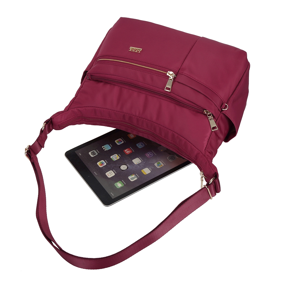 山會圖 Heydar aliyev center building with curved lines designed by