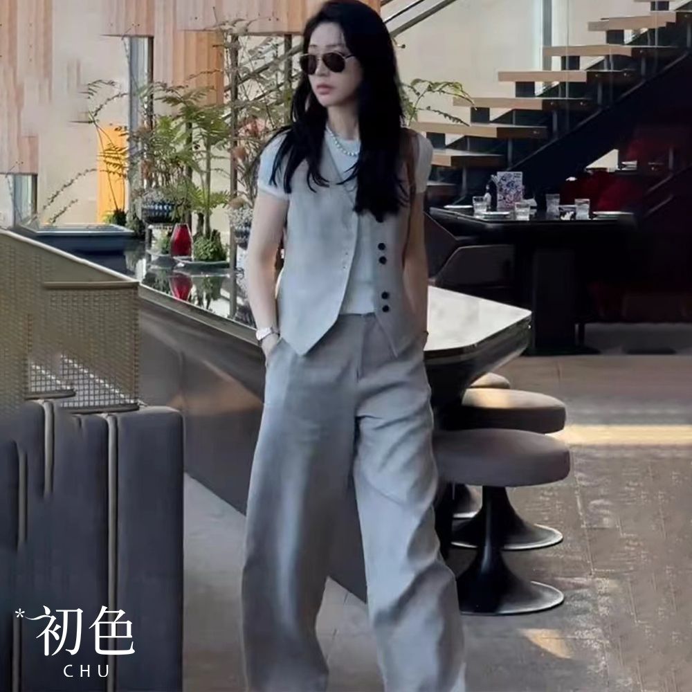 初色 圓領短袖上衣女上衣+排釦背心+純色休閒褲寬褲長褲套裝-灰白色-14665(M-2XL可選)