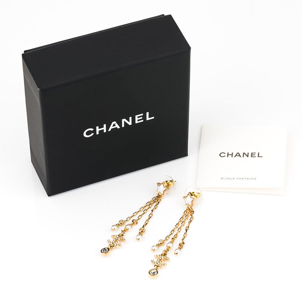 Chanel 雙C耳環(金/星星垂墜三鍊條及小珍珠/中間鍊條連接單排鑽雙C)