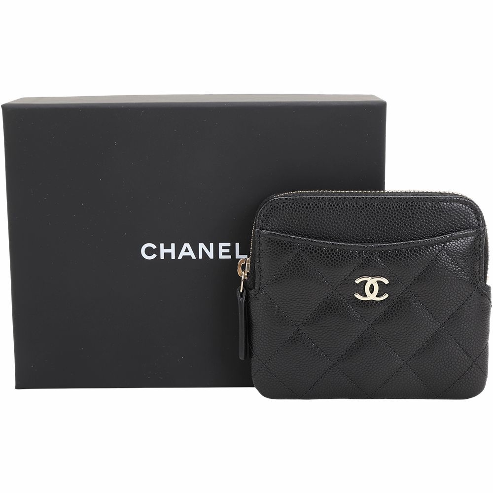 CHANEL 香奈兒 淡金釦雙C 菱格衍縫粒紋牛皮吐司卡片夾 拉鍊零錢包(黑色 AP2061)