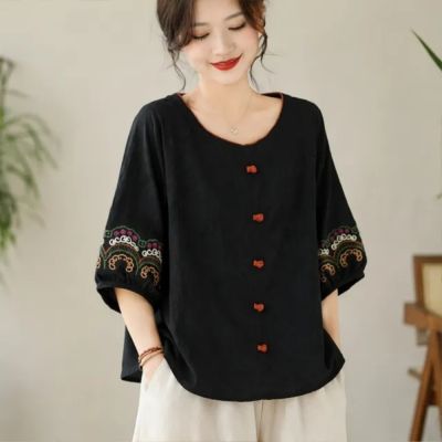 【LANNI 藍尼】現+預 排釦刺繡七分袖棉麻上衣(女裝/女上衣/棉麻衫/休閒/日系/通勤)