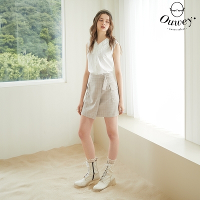 OUWEY歐薇 甜美格紋釦環袋蓋大口袋造型短裙(卡其色；S-L)3232432011