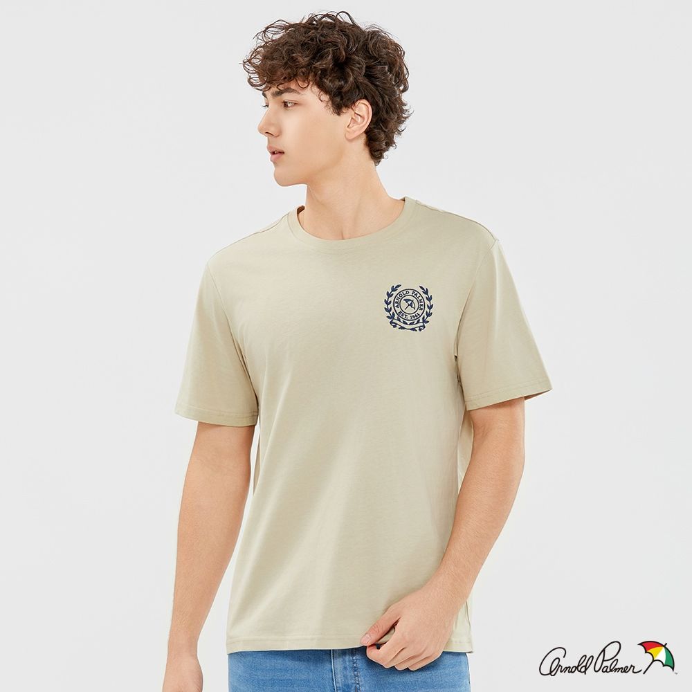 Arnold Palmer 男裝-學院風LOGO刺繡短袖T-Shirt-淺卡其
