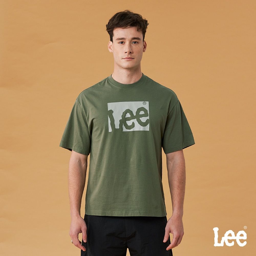 Lee 男女款 季節性版型 方形大LOGO短袖圓領TEE 六色 (軍綠)