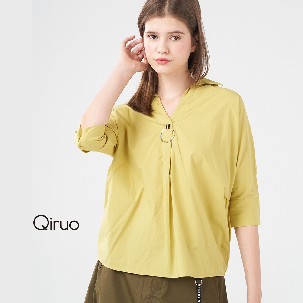 【Qiruo 奇若名品】專櫃精品芥末黃色造型襯衫小傘狀上衣(胸前V領造型精緻浪漫寬鬆舒適款1210A)