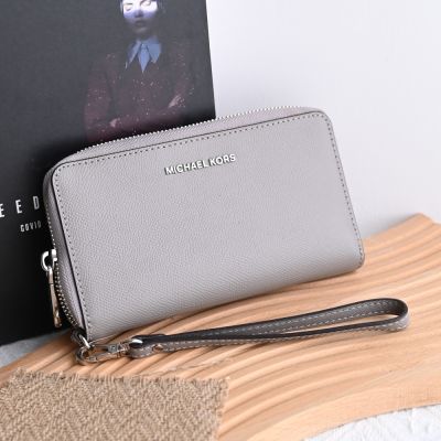 MICHAEL KORS Jet Set 壓紋防刮手掛式拉鍊中夾(灰)