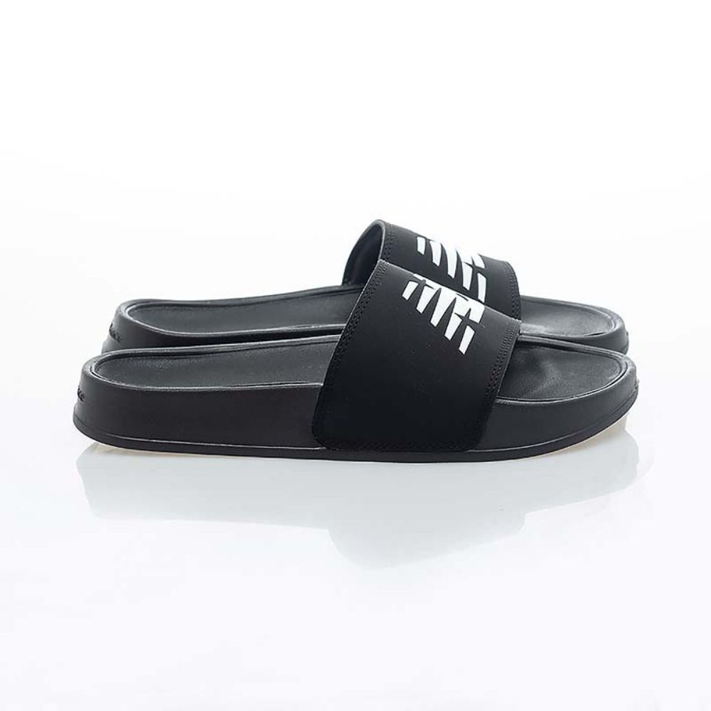 【NEW BALANCE】200系列 男女款 休閒拖鞋 黑色 SUF200A3