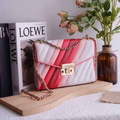 MICHAEL KORS Rose 斜紋車線漸層設計翻蓋斜背鍊包(紅/白-全新福利品)