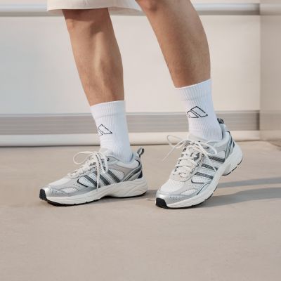 【adidas 愛迪達】 NEON FLUX 運動休閒鞋 男/女 KI6367