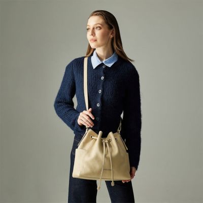 【BRAUN BUFFEL 德國小金牛】台灣總代理 妮娜-A 大水桶包-沙丘色/BF883-32-MDT