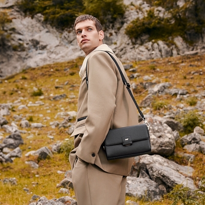 【BRAUN BUFFEL 德國小金牛】台灣總代理 巴雷特 小型橫式斜背包-黑色/BF546-03-BK