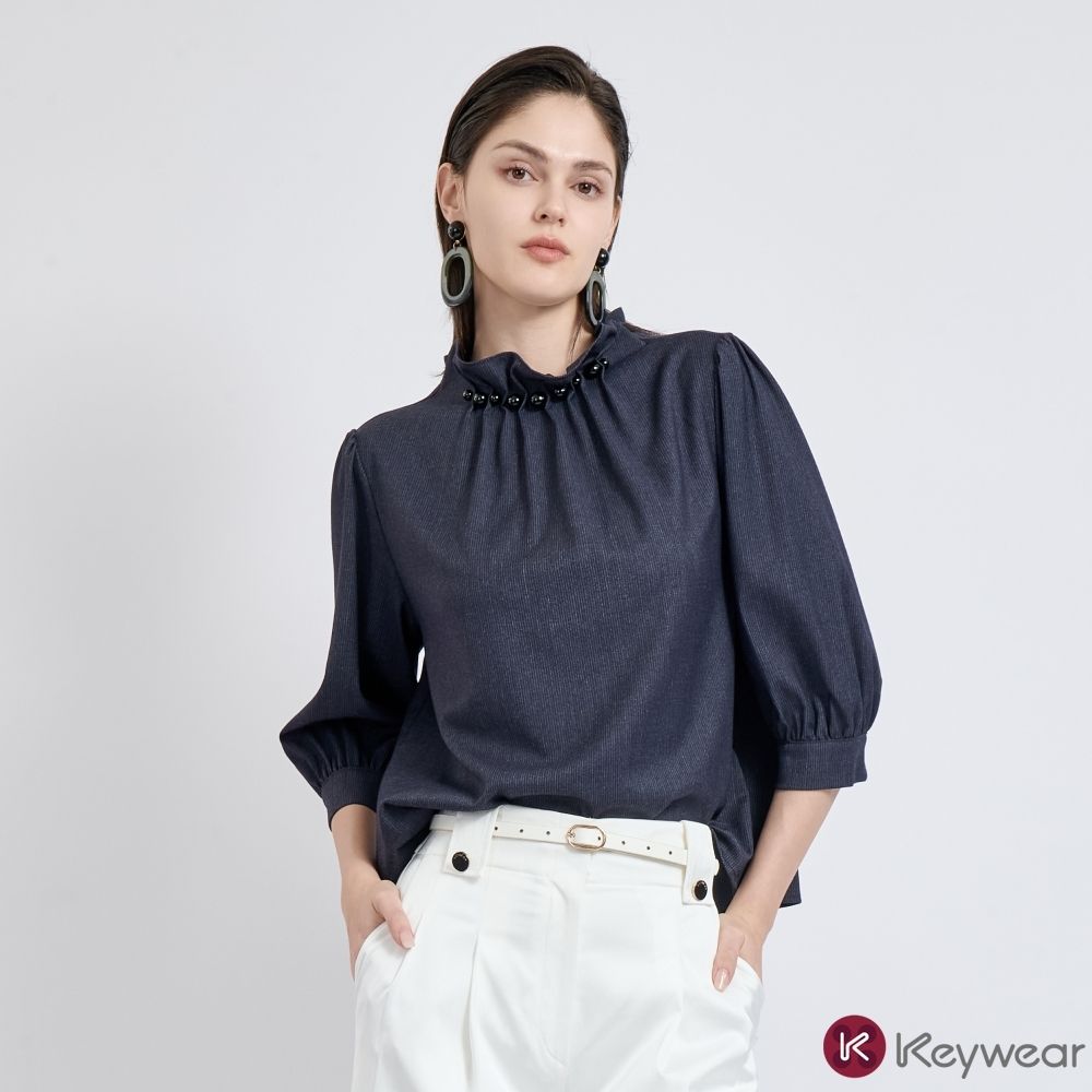 KeyWear奇威名品    微甜花瓣荷葉領氣質七分袖上衣-深藍色