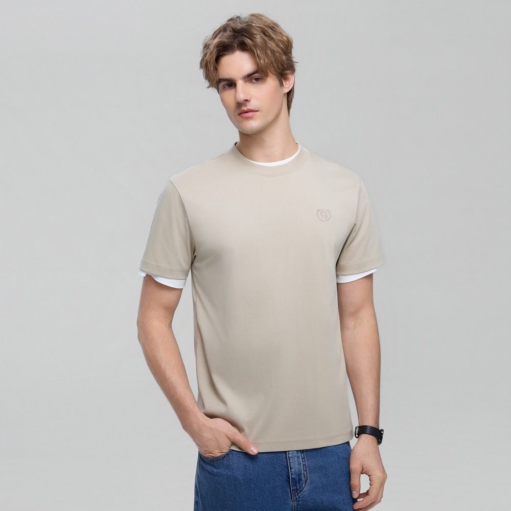 GIORDANO 男裝細緻抗皺修身素色短袖T恤 Liquid Touch系列【多色任選】 (42 羊絨棕)