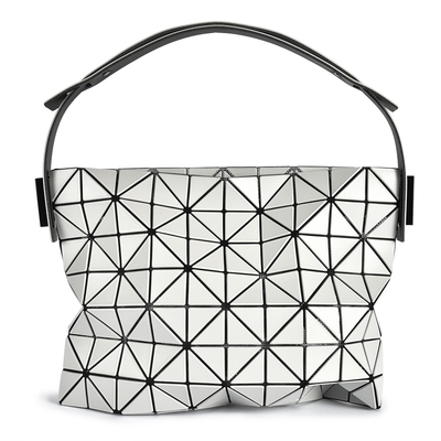ISSEY MIYAKE 三宅一生BAOBAO BAGUETTE 亮面方格7x10單肩包-淺灰色