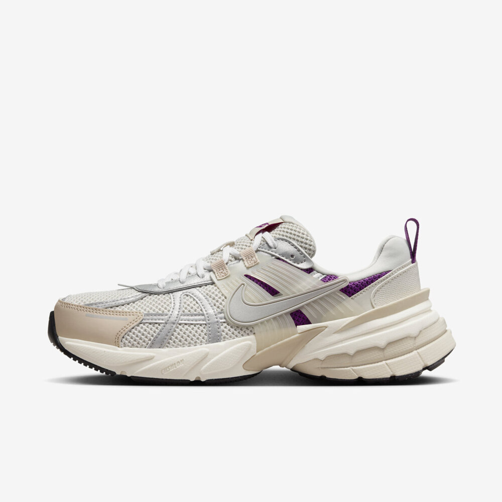 Nike W V2K Run PRM HF4305-072 女休閒鞋運動復古Y2K 老爹鞋穿搭米白銀 