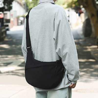 E.City 日系斜口馬鞍休閒單肩挎包