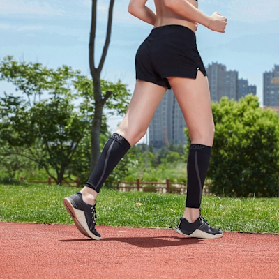 BraceUP  小腿套 輕薄透氣吸濕排汗 運動輕薄壓縮小腿護套（一雙入） 適合馬拉松/三鐵/長跑/登山/健行/打球