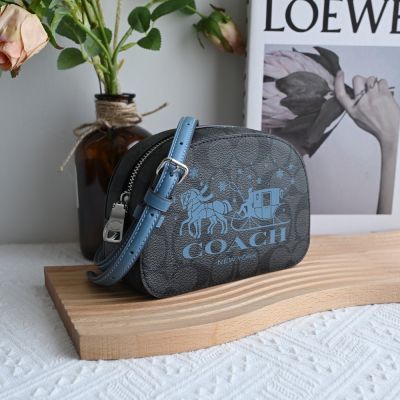 COACH Mini Serena 經典C LOGO馬車印花拉鍊斜背包(黑灰/藍)