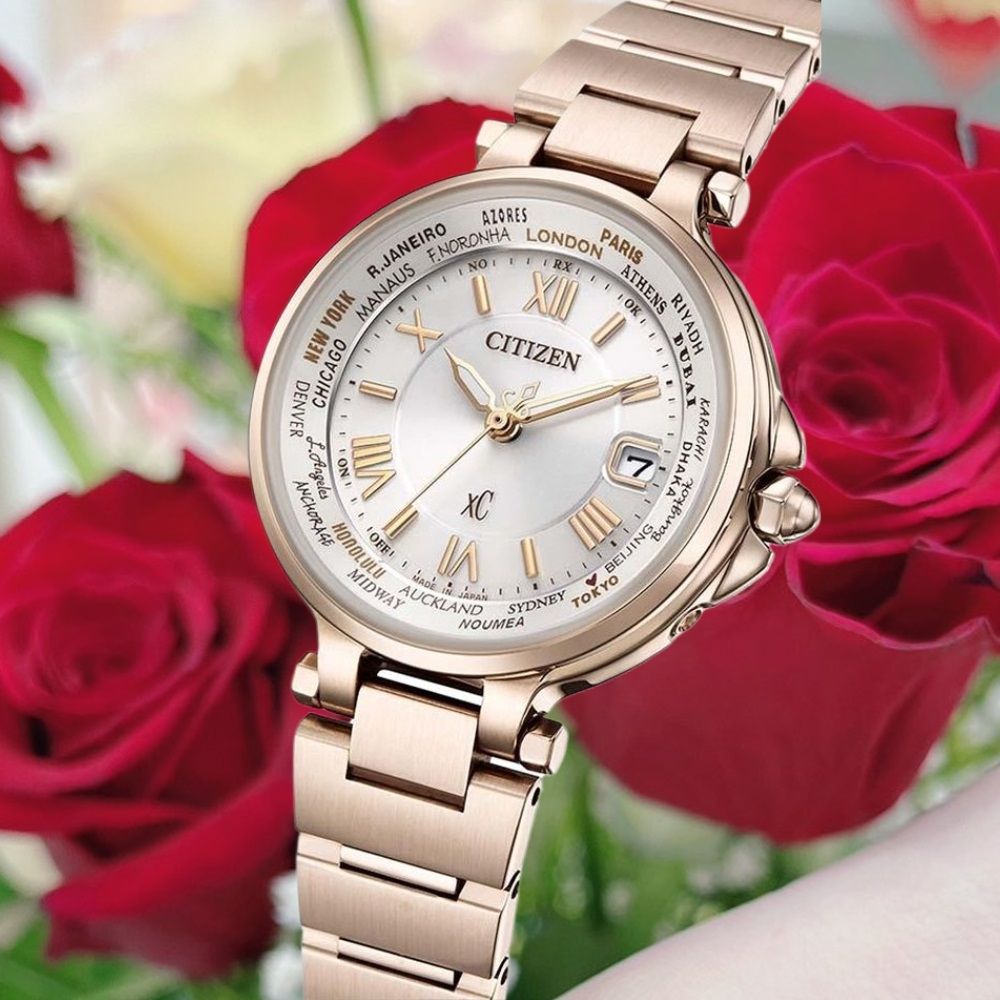 CITIZEN 星辰 xC 光動能 電波對時 櫻花粉紅金 萬年曆 手錶 禮物 EC1017-58A