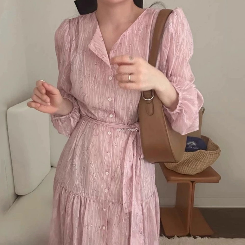 MOCO韓版Chic法式綁帶收腰排釦浪漫甜美碎花水波紋印花連身長洋裝