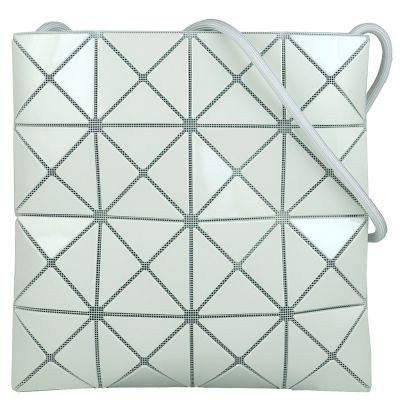 ISSEY MIYAKE 三宅一生 BAOBAO 珍珠白綠色亮面三角格4x4肩背/斜背包