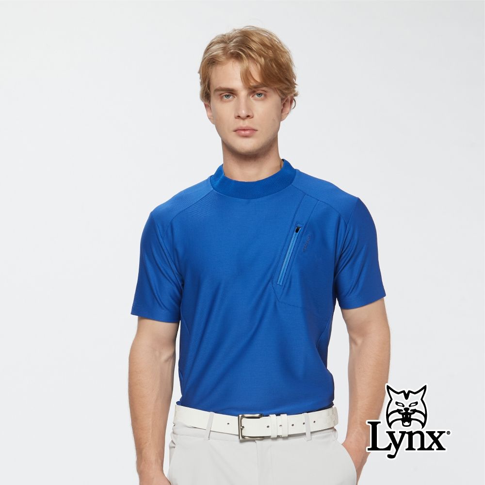 【Lynx Golf】首爾高桿風格！男款吸排內印涼感拉鍊胸袋設計立領短袖POLO衫(二色) (寶藍色)