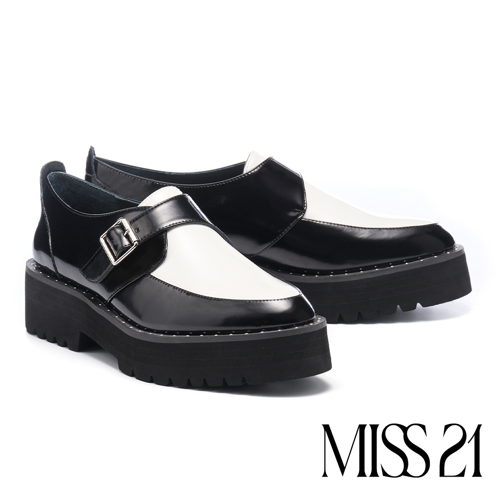 厚底鞋 MISS 21 微酸個性潮感撞色方釦鉚釘圓頭厚底鞋－白