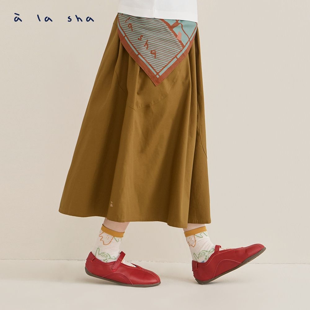 a la sha 波紋剪接鬆緊圓裙 (咖啡)