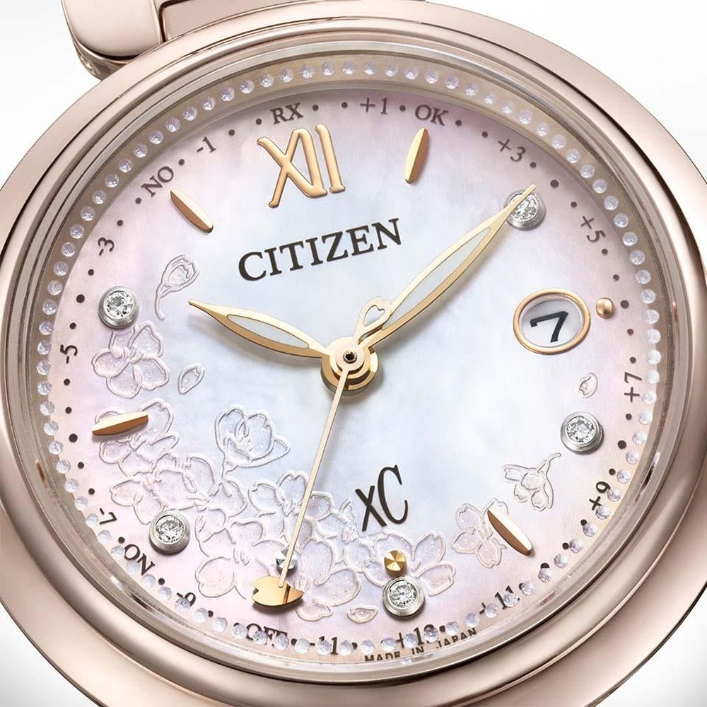 CITIZEN星辰xC系列白蝶貝鈦金屬光動能電波腕錶七夕情人節送禮