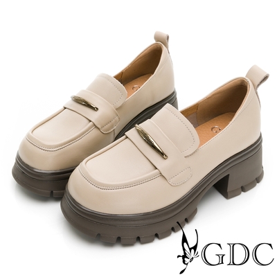 GDC-真皮古銅金刻牌釦鋸齒狀厚底樂福鞋-米白