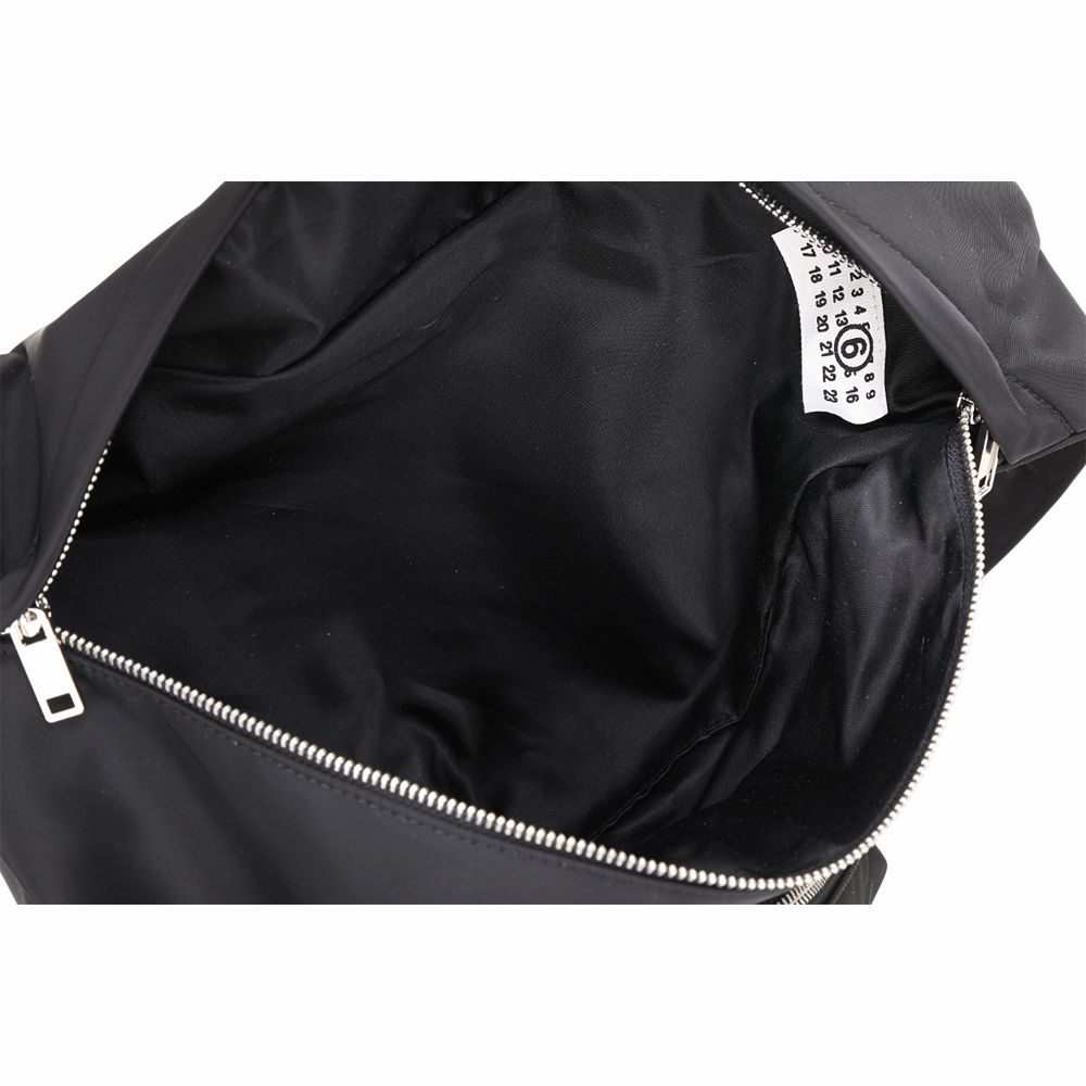 MM6 MAISON MARGIELA Japanese Sling 三角尼龍單肩/胸前包(黑色) | 歐