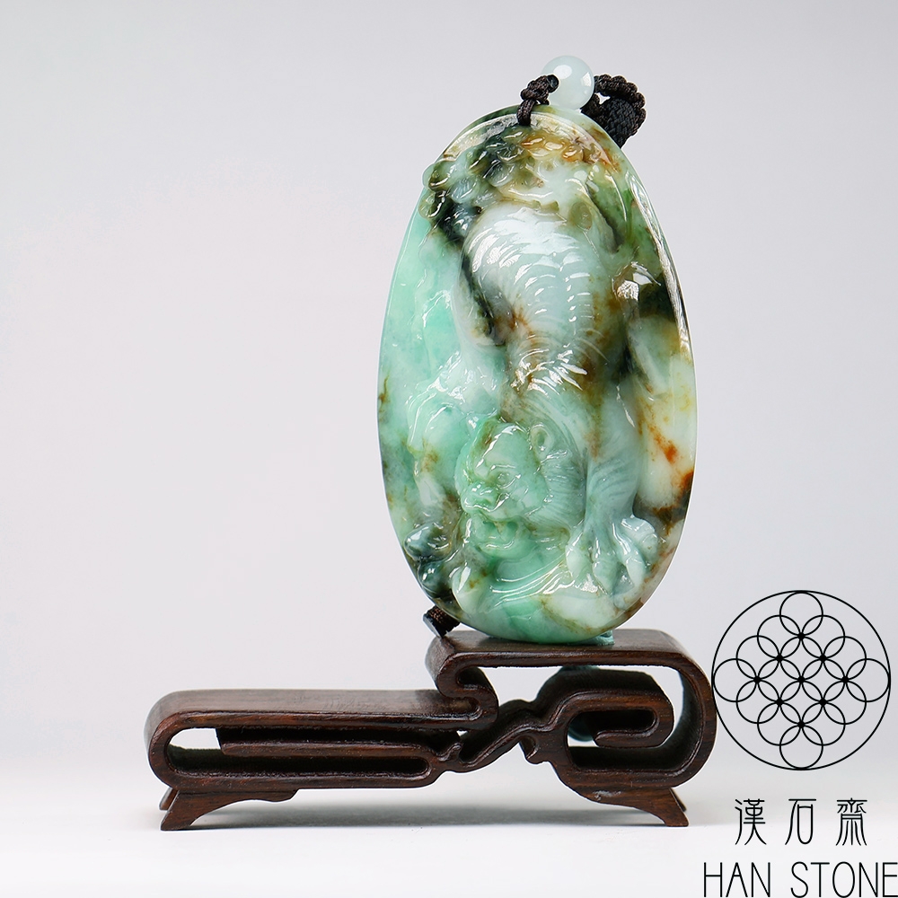 漢石齋】天然翡翠A貨大虎虎生威玉佩吊墜飄花種帶紅翡(52*78*12mm) | 漢
