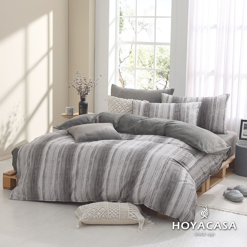HOYACASA 雙人雪棉絨兩用被床包組-墨影疏痕