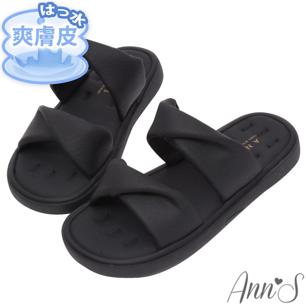 Ann’S防潑水爽膚皮-加寬版雲朵涼拖鞋2cm-黑