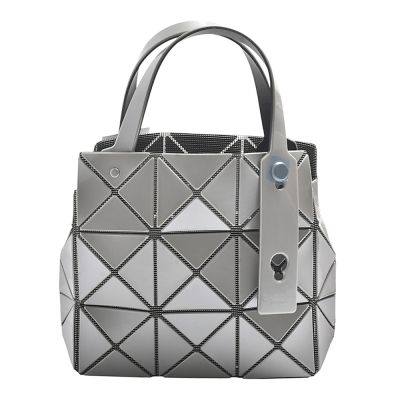 ISSEY MIYAKE 三宅一生 BAOBAO CARAT系列 3X3亮面手提包(珍珠灰)