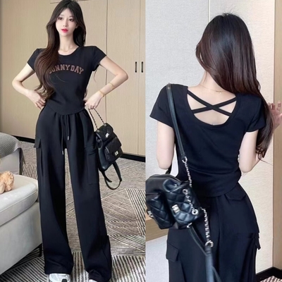 La Belleza韓版露背交叉英文字印花螺紋短版上衣+鬆緊腰側口袋闊腿工裝休閒長褲套裝