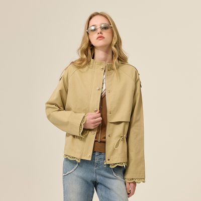 ILEY伊蕾 立領蕾絲拼接風衣外套(卡其；M-XL)