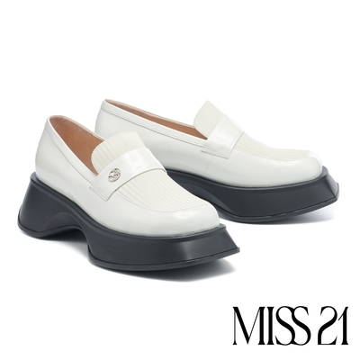 厚底鞋 MISS 21 臭跩復古條紋拼接牛漆皮樂福大頭厚底鞋-白