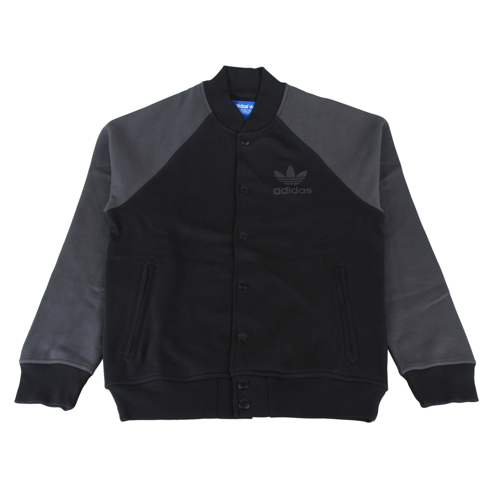 adidas 胸前三葉草LOGO插接袖雙色設計感釦式棉夾克外套(男款/黑x灰)