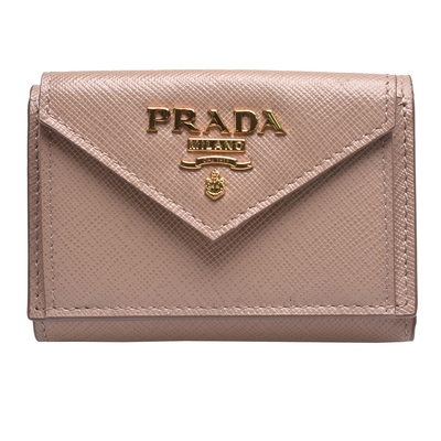 PRADA 普拉達 SAFFIANO金色浮雕LOGO防刮牛皮信封型暗釦三折短夾(裸膚色)