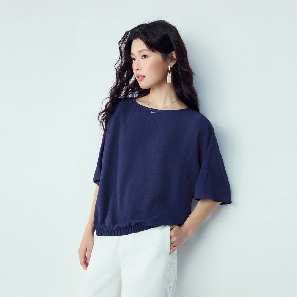 GIORDANO 女裝船領蝙蝠袖寬鬆紋理襯衫【多色任選】 (23 藏青)