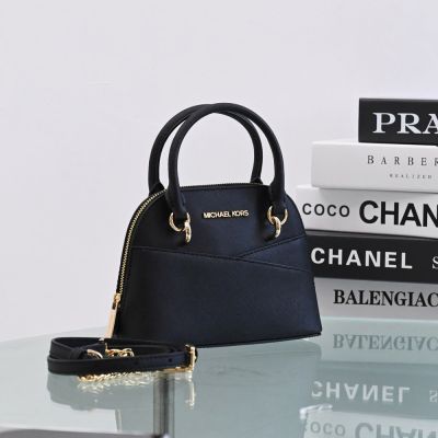 MICHAEL KORS JET SET 浮雕LOGO貝殼造型防刮兩用包(黑)