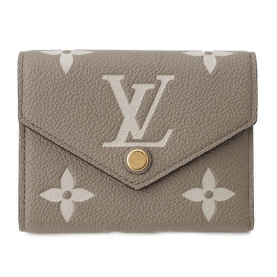 LOUIS VUITTON路易威登 【Louis Vuitton 路易威登】M81861 經典Monogram壓花Victorine系列三折錢包短夾(奶灰色)