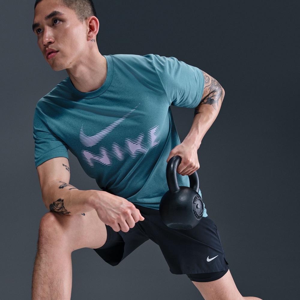 NIKE AS M NK DF UV HYVERSE GFX SS 男短袖上衣運動訓練藍