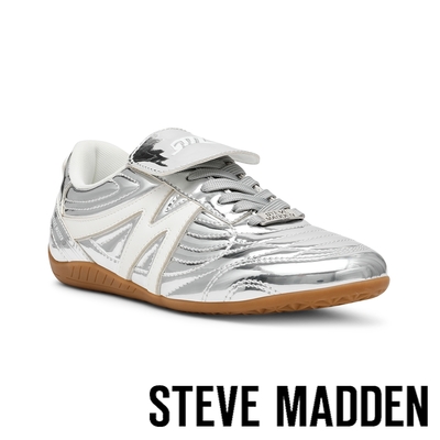 STEVE MADDEN-FREEKICK 車線拼接M字休閒鞋-銀色
