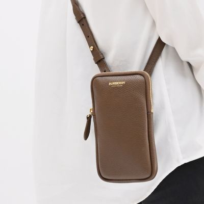 BURBERRY 燙金LOGO牛皮拉鍊斜背小包/手機包(咖色)