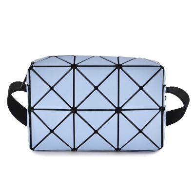ISSEY MIYAKE 三宅一生BAOBAO CUBOID 2x3霧面方格迷你長方體斜背包-淺藍色