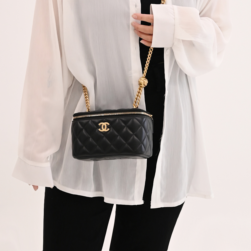 CHANEL 新款山茶花調節扣斜背小盒子包/金球包(黑/金) | 斜背包/鍊帶包| Yahoo購物中心