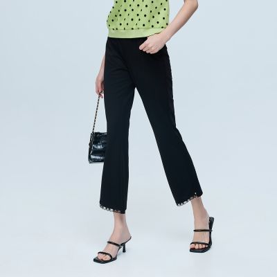 ILEY伊蕾 精緻蕾絲褲腳九分小直筒長褲(黑；M-2L)