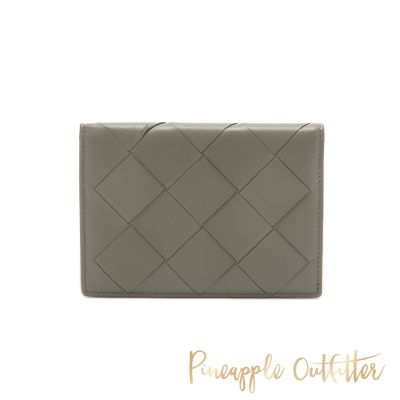 Pineapple-Outfitter-法式極簡真皮護照夾-深灰色